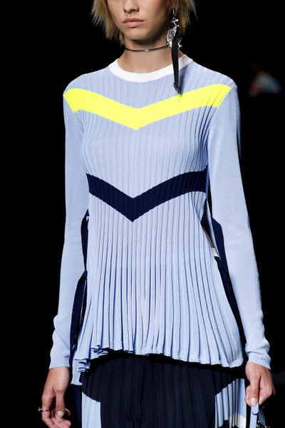 Look 35